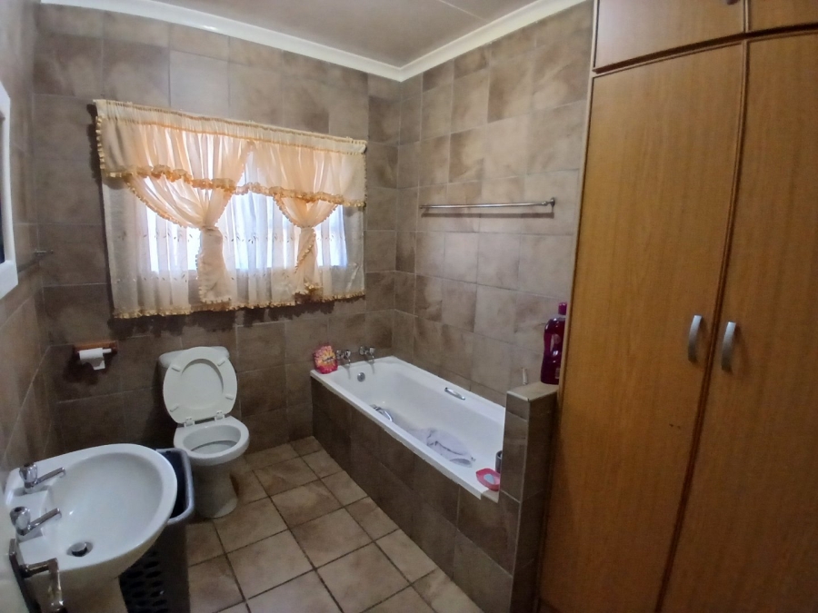 3 Bedroom Property for Sale in Kuruman Northern Cape